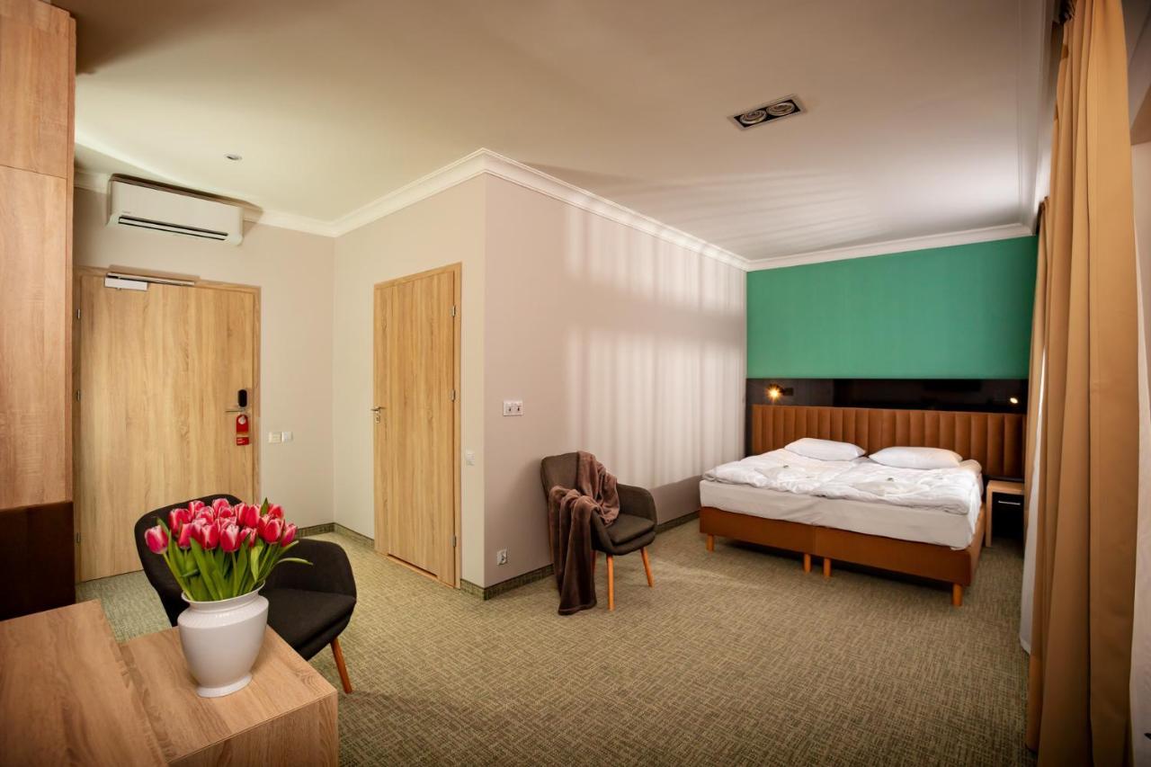 Akacja Medical Resort チェホチネク エクステリア 写真